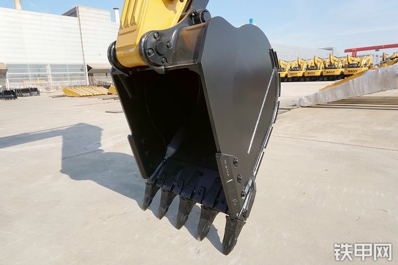 三一重工SY285C挖掘机局部