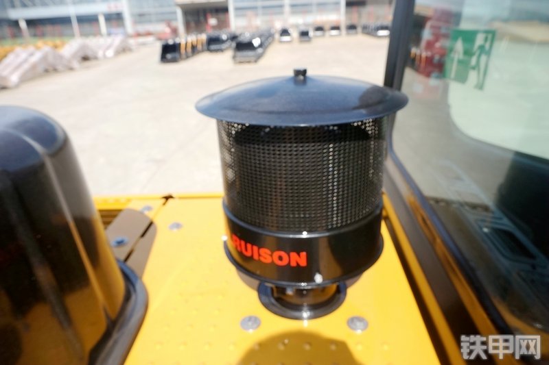 三一重工SY225C挖掘机局部