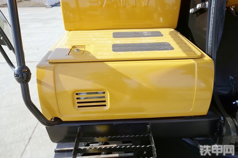 三一重工SY285C挖掘机局部