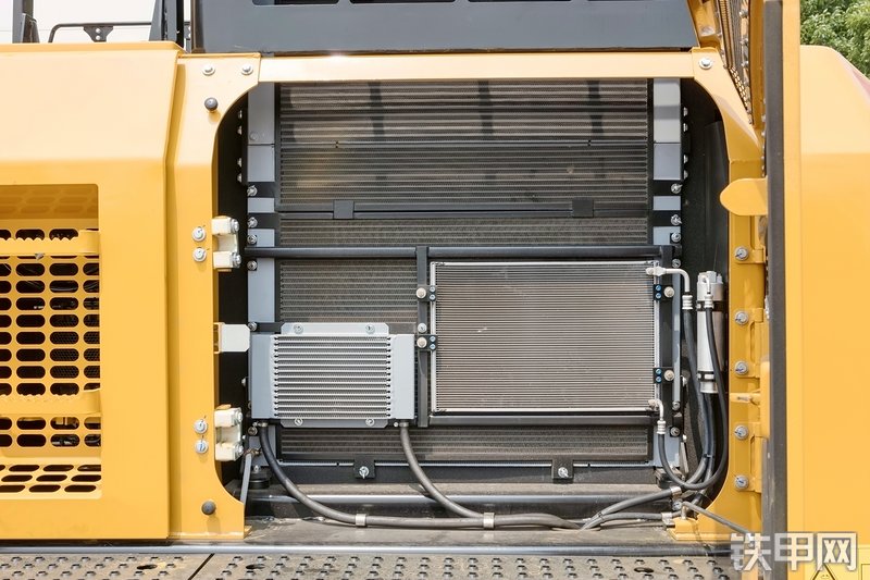 三一重工SY750H-松土器挖掘机局部