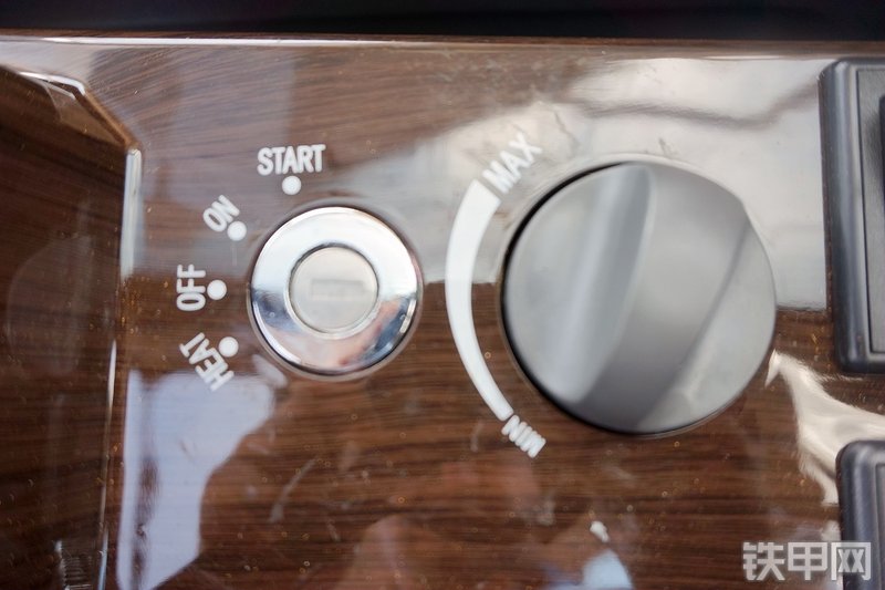 三一重工SY225C挖掘机局部