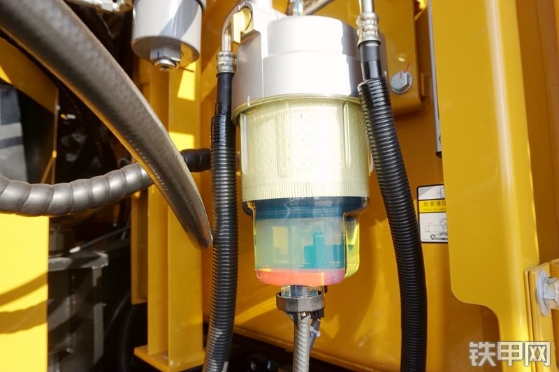 三一重工SY285C挖掘机局部