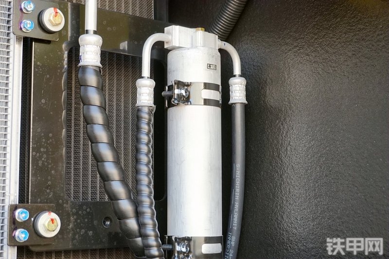 三一重工SY305H挖掘机局部