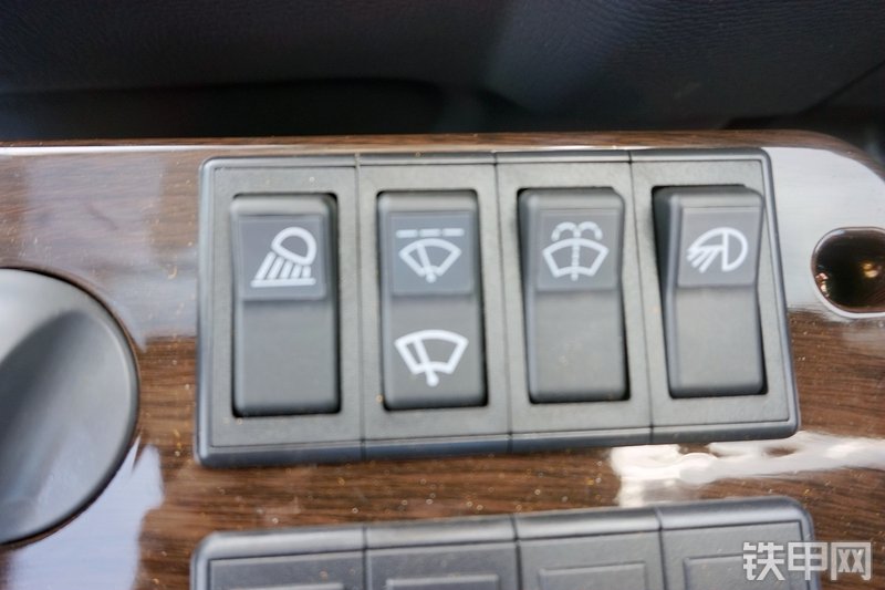 三一重工SY225C挖掘机局部