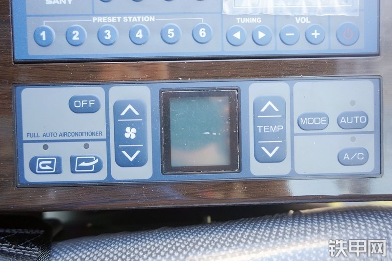 三一重工SY225C挖掘机局部