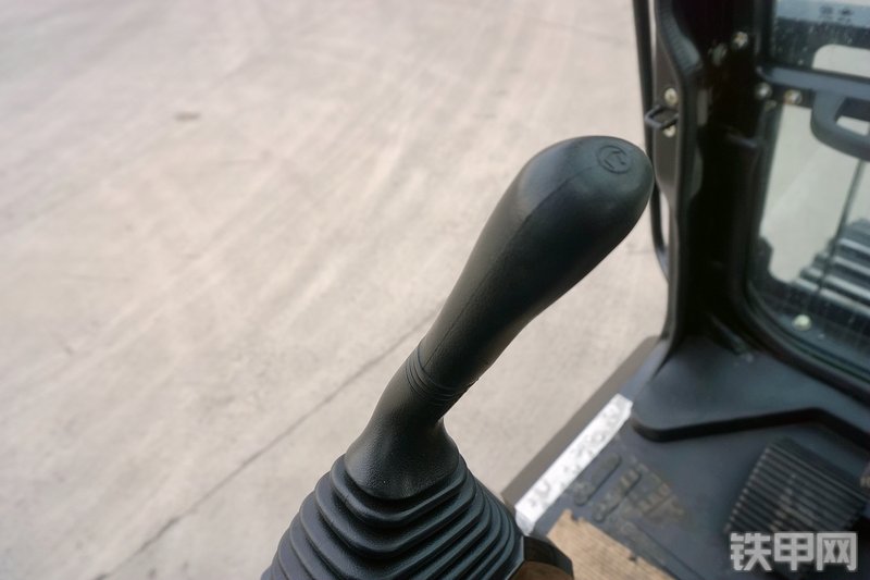 三一重工SY365H挖掘机局部