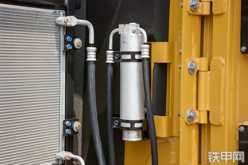 三一重工SY750H-松土器挖掘机局部