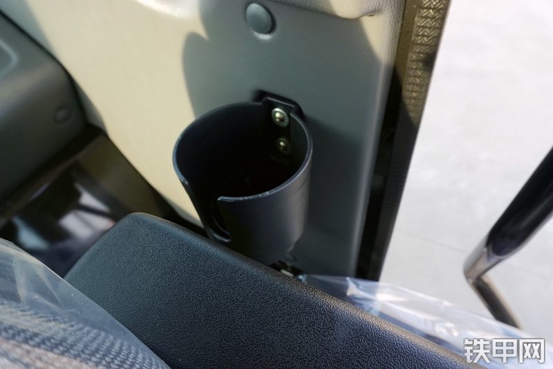 三一重工SY305H挖掘机局部