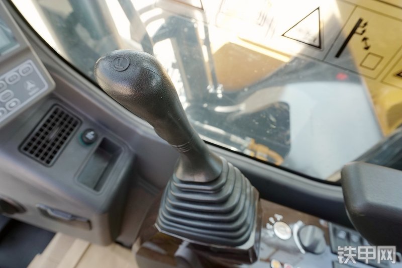 三一重工SY195C挖掘机局部