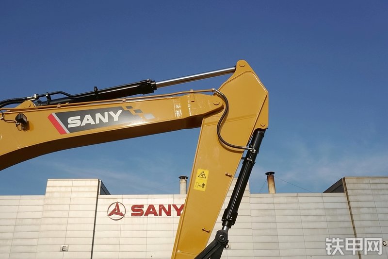 三一重工SY305H挖掘机局部