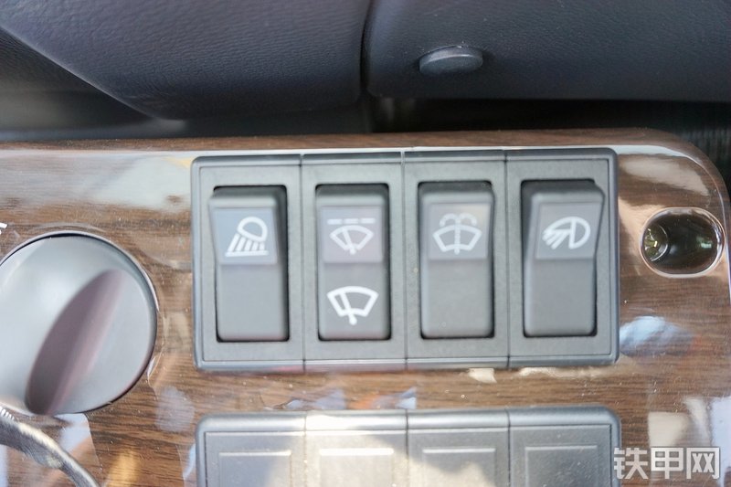 三一重工SY245H挖掘机局部