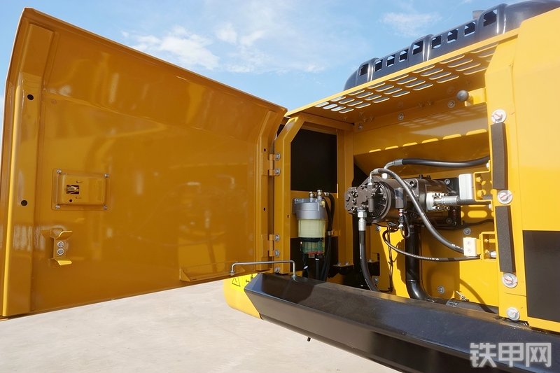 三一重工SY245H挖掘机局部