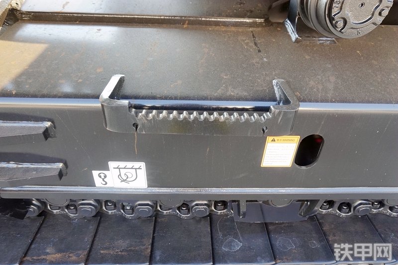 三一重工SY305H挖掘机局部