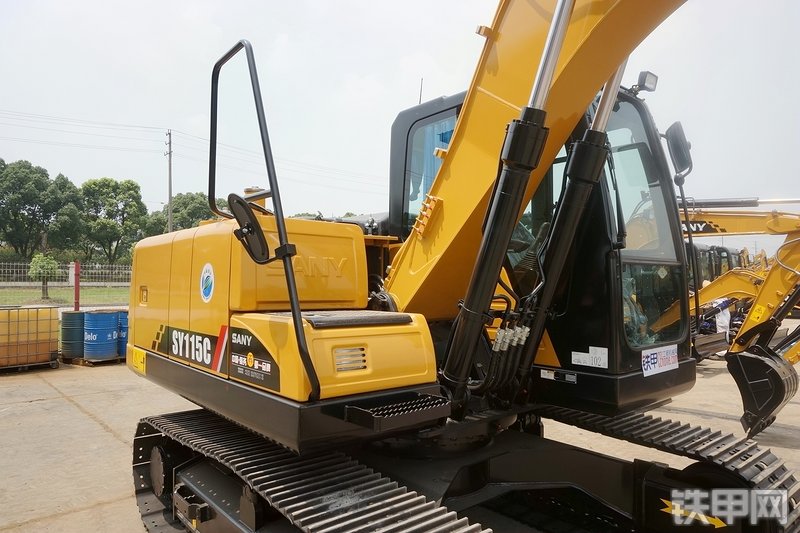 三一重工SY115C挖掘机整机外观