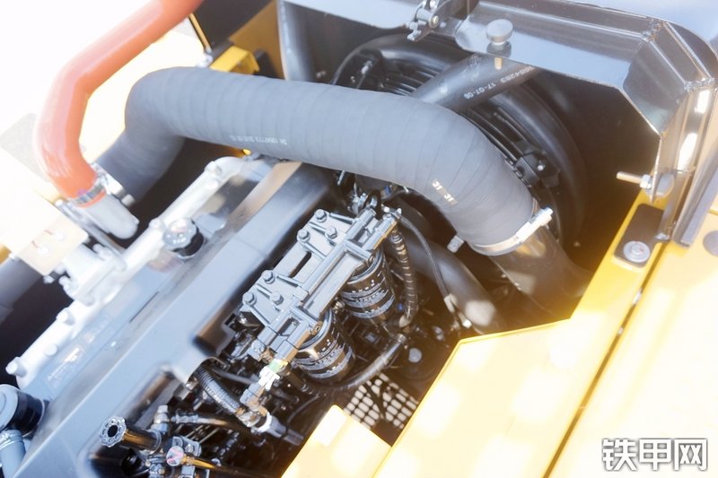 三一重工SY245H挖掘机局部