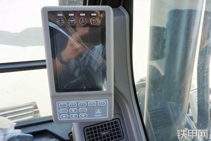 三一重工SY195C挖掘机局部