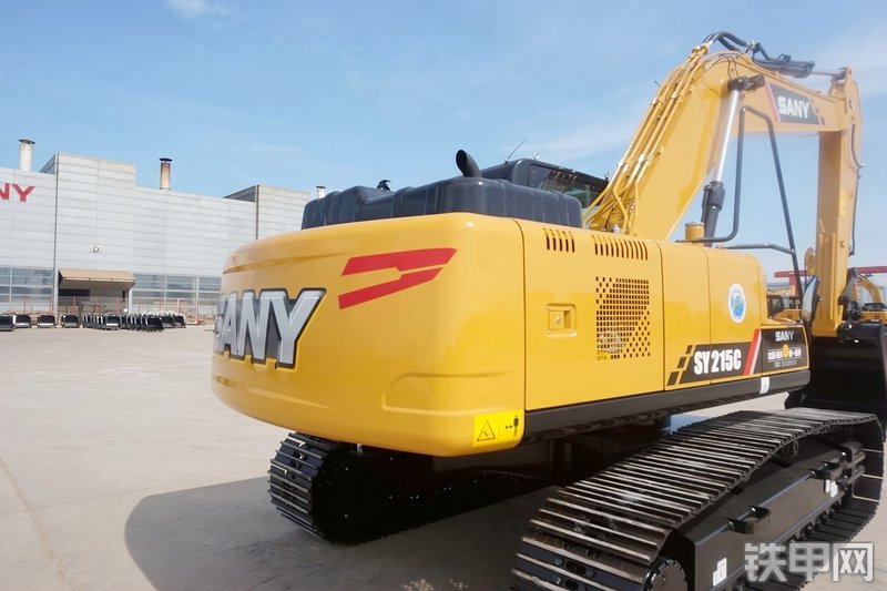三一重工SY215C挖掘机整机外观