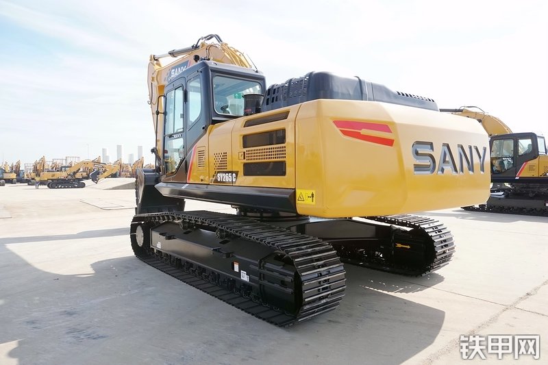 三一重工SY265C挖掘机整机外观