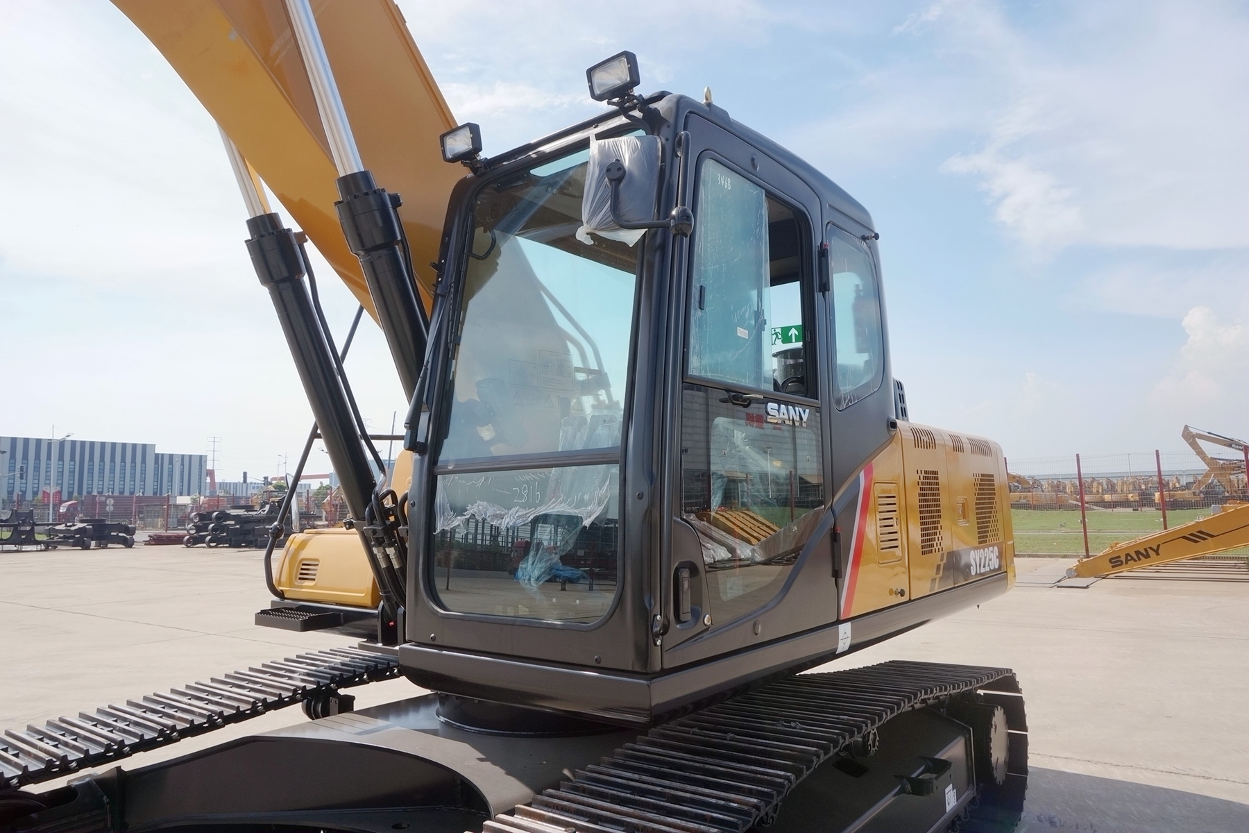 三一重工sy225c挖掘机