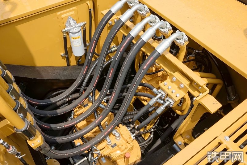 三一重工SY750H-松土器挖掘机局部