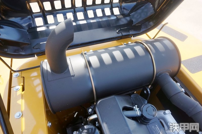 三一重工SY245H挖掘机局部