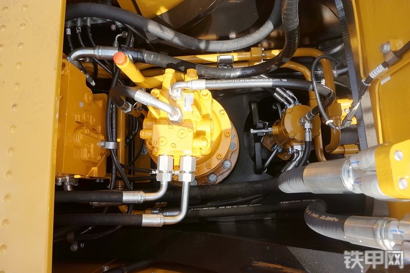 三一重工SY215C挖掘机局部