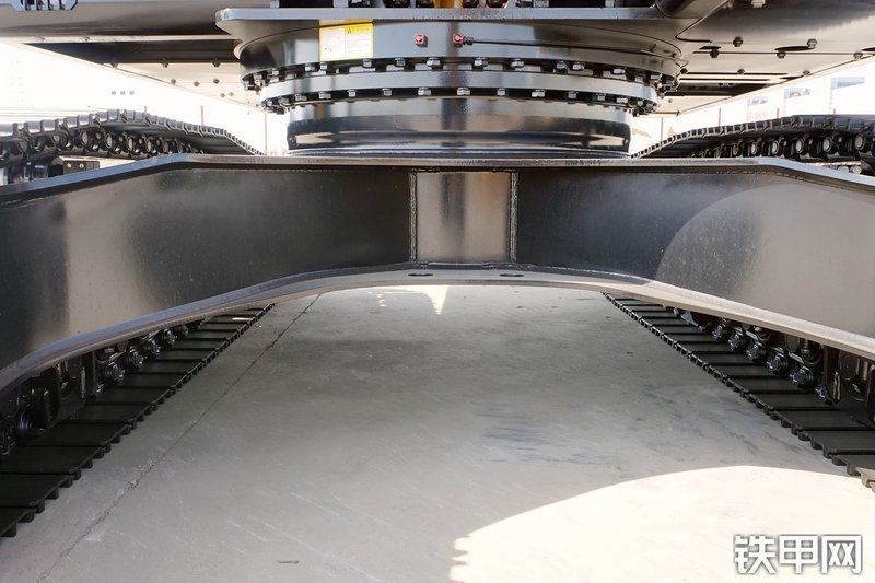 三一重工SY265C挖掘机局部