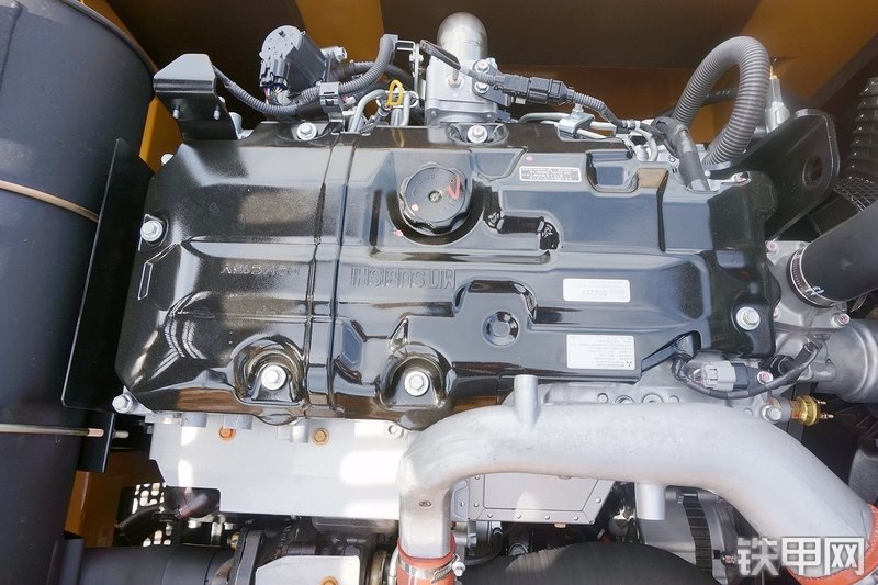 三一重工SY215CA加长臂挖掘机局部