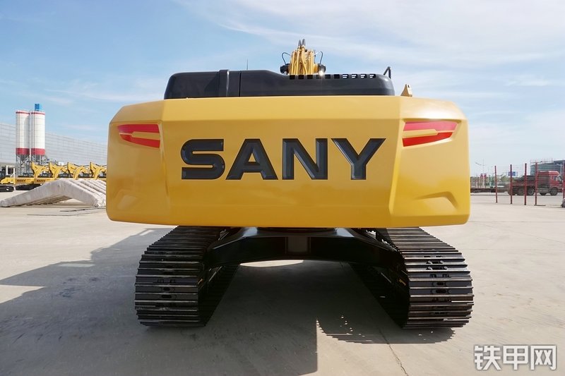 三一重工SY265C挖掘机整机外观