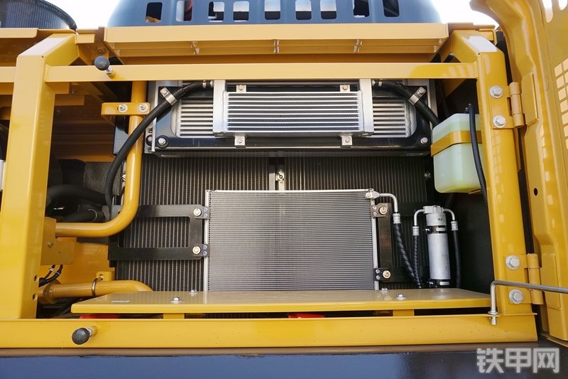 三一重工SY305H挖掘机局部