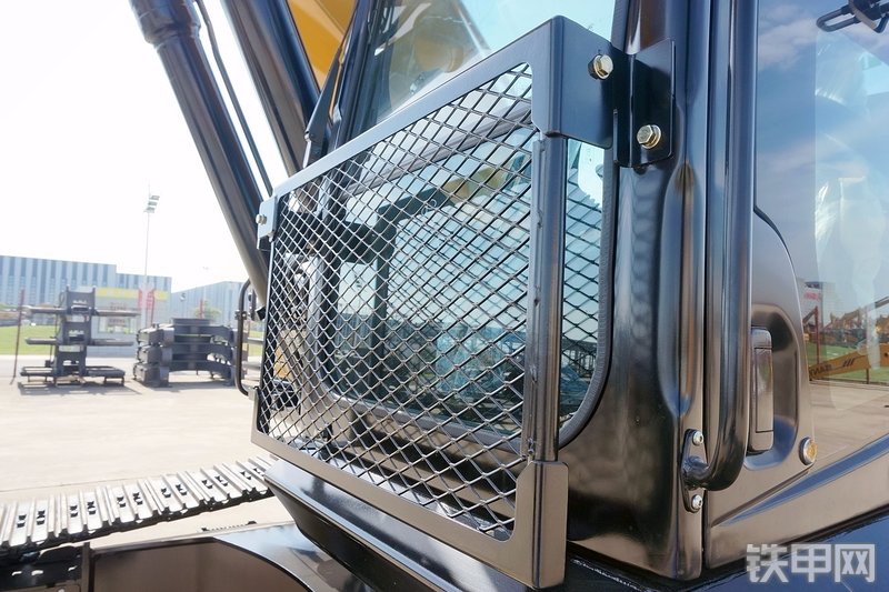 三一重工SY245H挖掘机局部