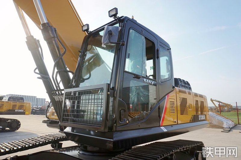 三一重工SY305H挖掘机整机外观