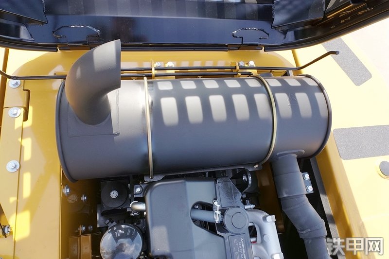 三一重工SY265C挖掘机局部