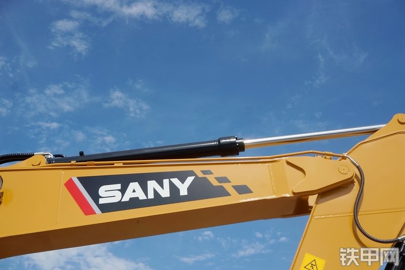 三一重工SY245H挖掘机局部