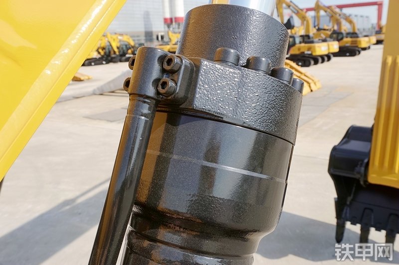 三一重工SY265C挖掘机局部