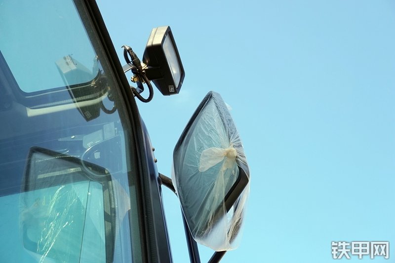 三一重工SY285C挖掘机局部