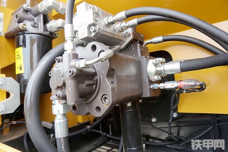 三一重工SY155W挖掘机局部