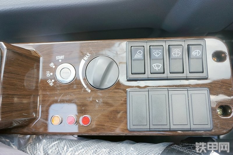 三一重工SY225C挖掘机局部