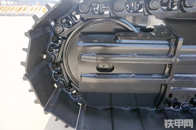 三一重工SY215CA加长臂挖掘机局部