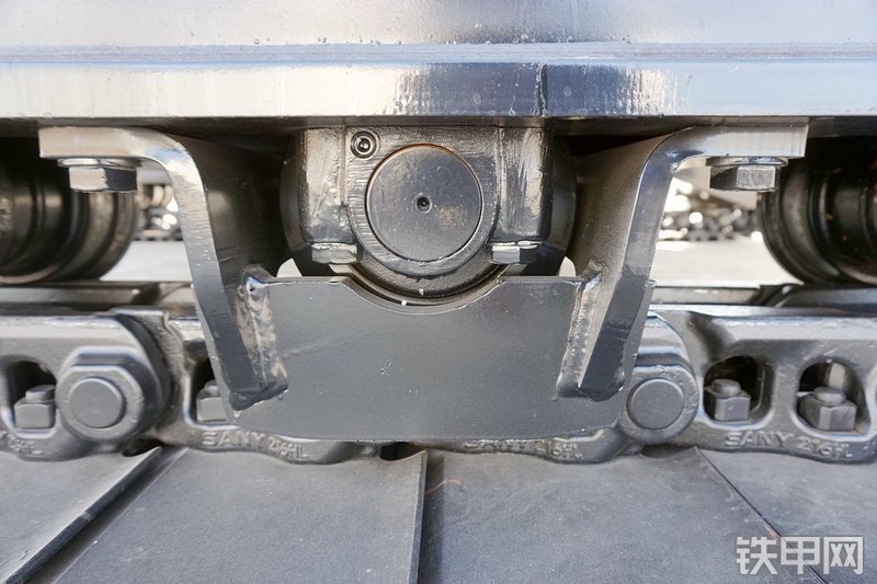 三一重工SY285C挖掘机局部