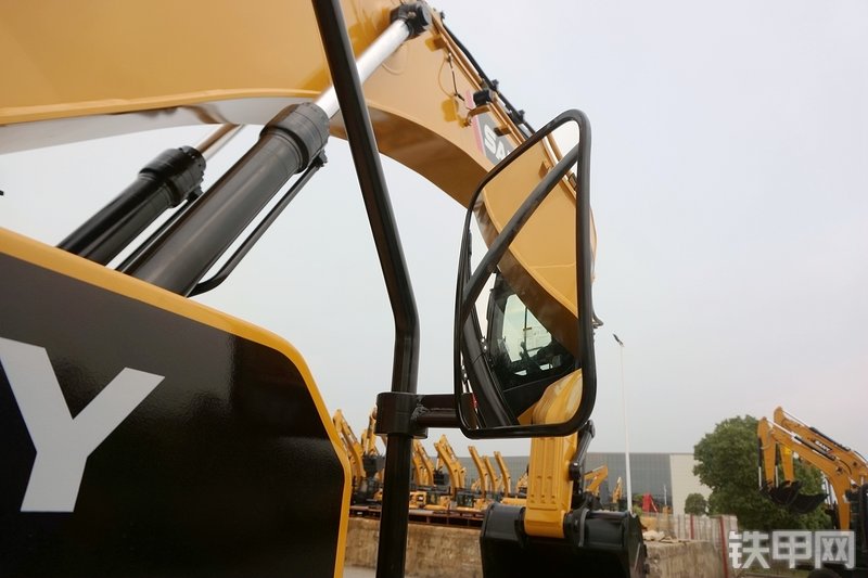三一重工SY365H挖掘机局部