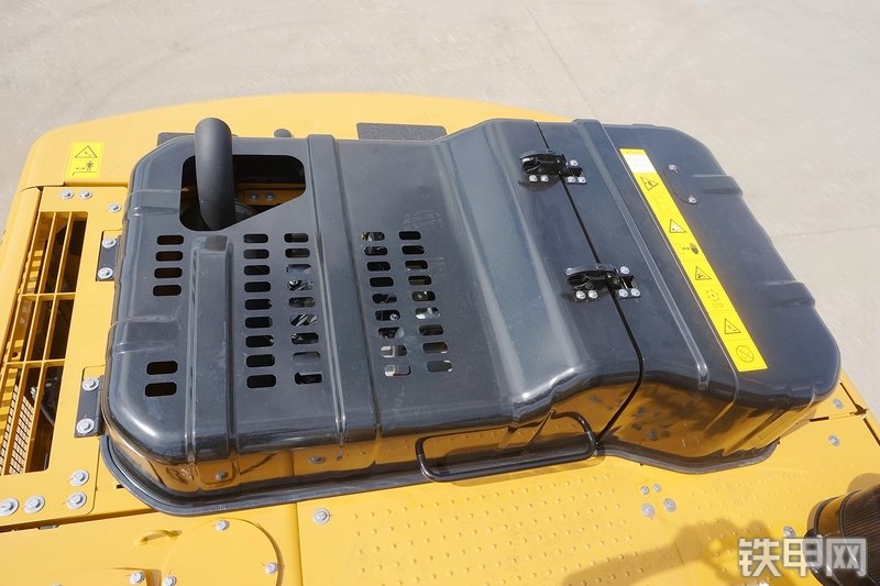 三一重工SY215C挖掘机局部