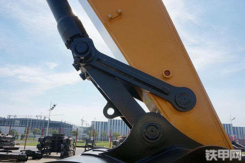 三一重工SY245H挖掘机局部