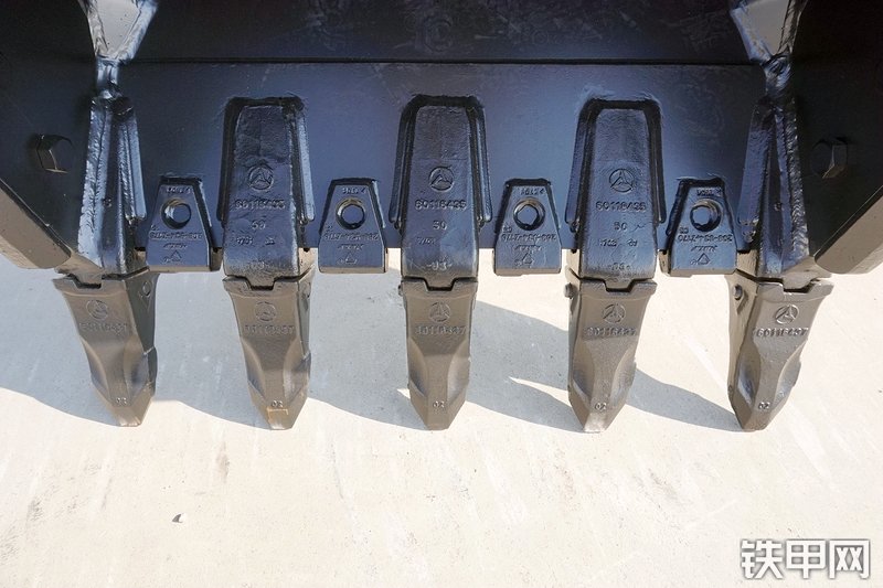 三一重工SY285C挖掘机局部