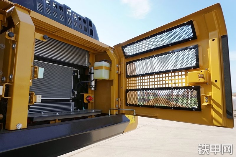 三一重工SY265C挖掘机局部