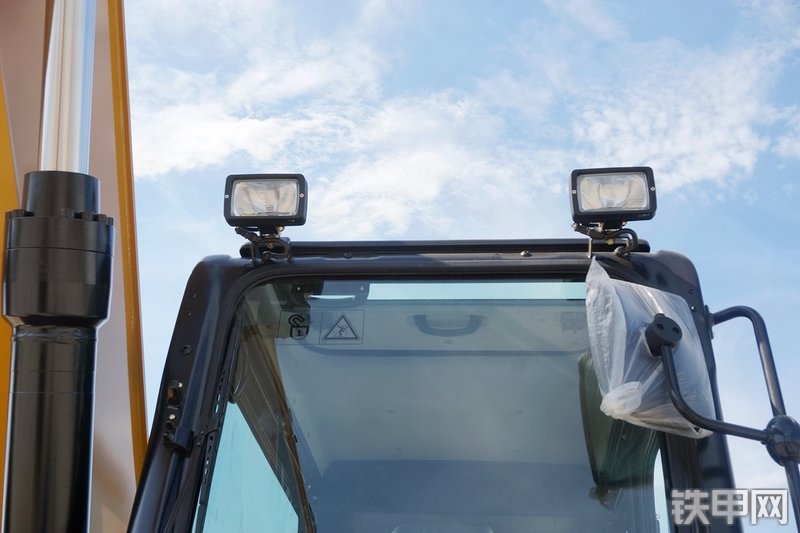 三一重工SY225C挖掘机局部