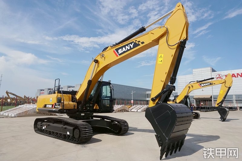 三一重工SY265C挖掘机整机外观