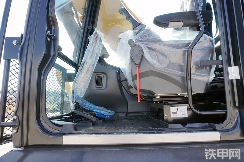 三一重工SY265C挖掘机局部