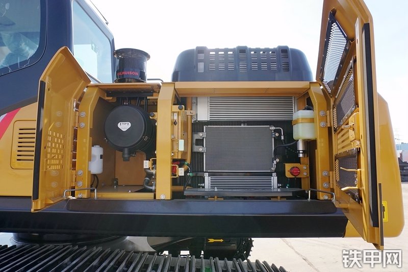 三一重工SY265C挖掘机局部