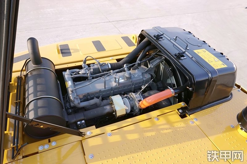 三一重工SY305H挖掘机局部